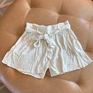 Elegant High-Waist Cream Shorts with Tie-Waist